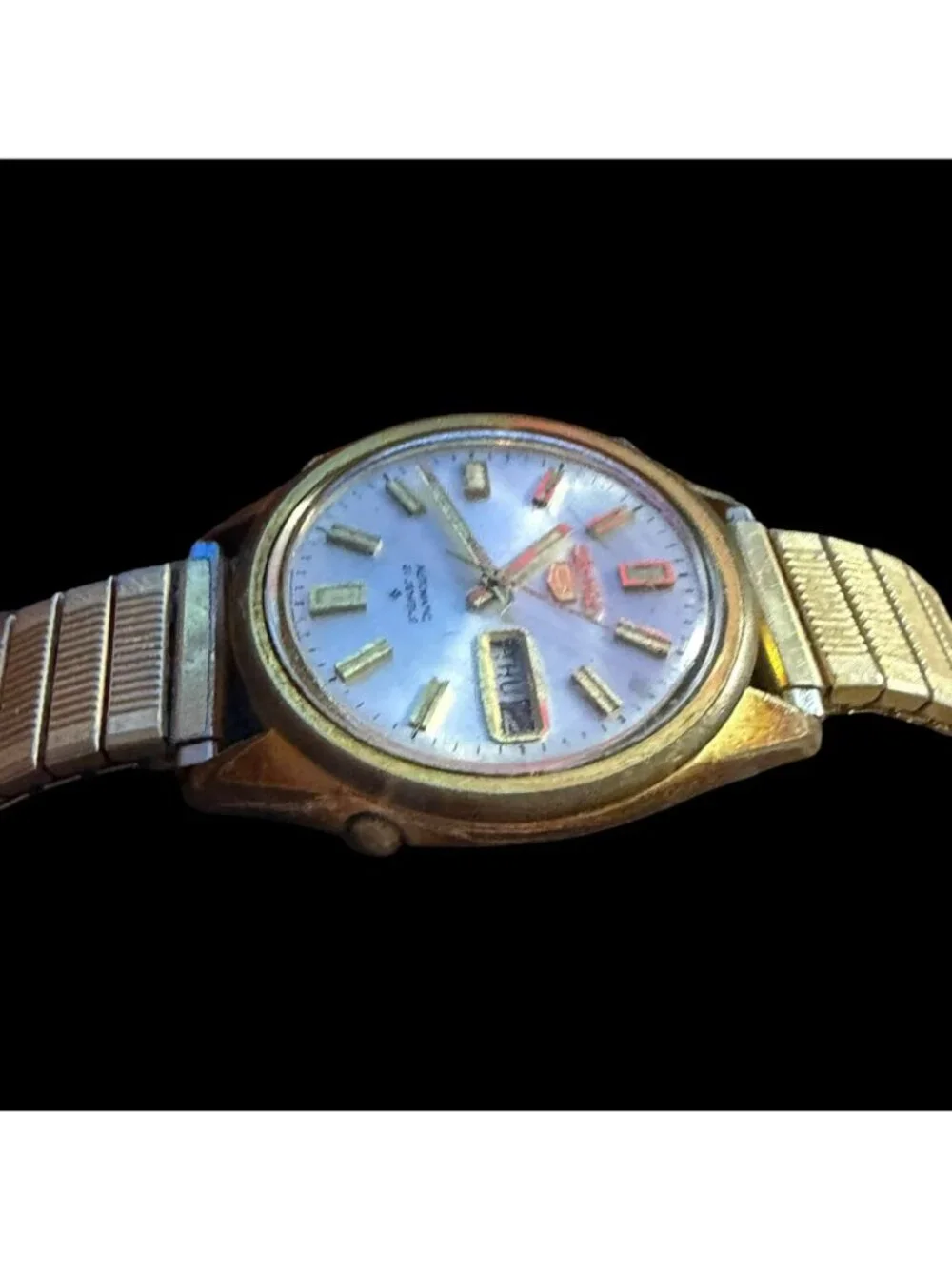 Vintage Seiko 5 Automatic 21 Jewels Mens Watch With Gold-Tone Stretch Band & Day
